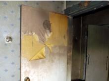 В доме 18/10 нетрезвый мужчина поджег свою квартиру. Соседи тушили пожар, а он сидел и улыбался...