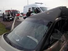 Два человека пострадали в ДТП напротив «Ленты»: «ВАЗ-2112» врезался в стоявший «МАЗ»