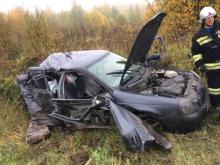 На автотрассе М-7 в результате аквапланирования 'Приору' занесло на фуру. Водитель погиб (видео)