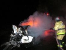 На автотрассе М-7 внедорожник Toyota Land Cruiser врезался в автокран и загорелся