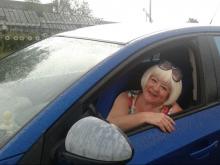 Бывшая хозяйка закрыла автокинотеатр и работает таксистом в 54 года