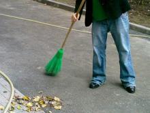 Челнинцы трудятся дворниками и уборщицами на обязательных работах. Так решили судьи 