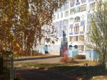 Судебные приставы открыли офис в доме 38/05 и перекрыли там парковку для жителей дома