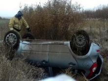 На автотрассе 'Набережные Челны - Сарманово' женщина за рулем 'Лады Калины' опрокинулась в кювет