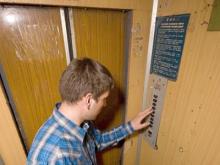 Лифты стареют, но остаются безопасными. В Челнах истекает 'срок годности' у 42-69 лифтов в год