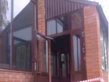 Адвокаты занимают офис на 3-м этаже, поджог совершили на первом. В баллоне не было газа...