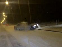 Челнинский водитель решил подрифтовать на гололеде и чуть не угодил в ДТП (видео)