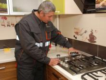 Сотрудники МЧС начали обход квартир - идет проверка газового оборудования