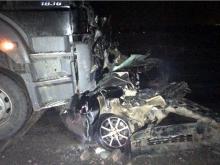  На автотрассе М-7 в зажатом большегрузами автомобиле погиб человек