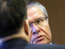 Реакция политиков и чиновников на задержание Улюкаева: 'Неприкасаемых в России нет'