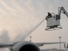 ЧП в самолете: противообледенительная жидкость попала в салон через систему кондиционирования