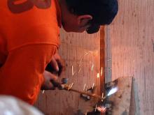 Кому мешает водопровод на кухне. И как штрафуют коммунальщиков за негорячую воду 