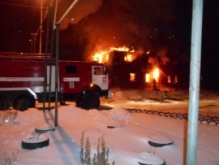 В Набережных Челнах в сгоревшем заброшенном коттедже обнаружен обгоревший труп мужчины