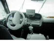 Сотрудники МЧС спасли замерзающего, который сидел в застрявшей «Ладе Калине» на трассе 