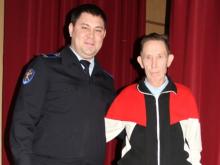 Челнинца, который обнаружил взрывное устройство возле ТЦ 'Торговый квартал', наградили в УМВД