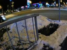 'Осторожно, яма!': Челнинец предупреждает об опасности на перекрестке Мира - Дружбы народов