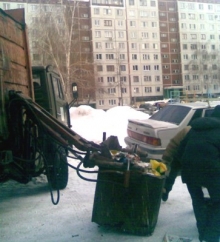 Мусоровоз и горе-парковщик