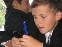 Эксперты: Использование смартфонов и планшетов на уроках не делает школьника «троечником» 