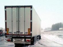 Застрявшему на трассе в Татарстане дальнобойщику никто не помог, кроме автоинспекторов