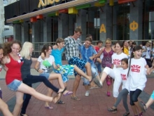 Танцуют все!