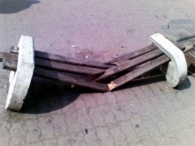 Убрали лавочки от подъездов