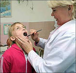 Воспитатели продолжают платить за профосмотр