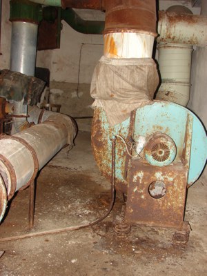 - Система подачи и очистки воздуха