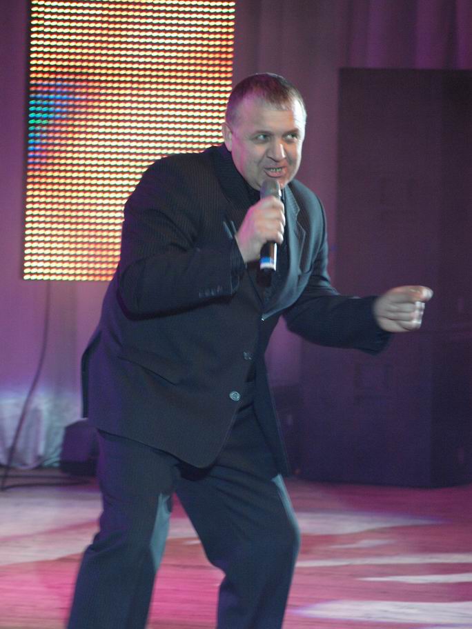 Экспрессивный Алексей Кознов:  &laquo;А это город Набережные Челны, мы с этим городом давным-давно на &laquo;ты&raquo;, и вы, наверно, слышали не раз: &laquo;КАМАЗ, КАМАЗ!&raquo;.  