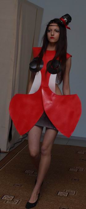 Костюм не для улицы.