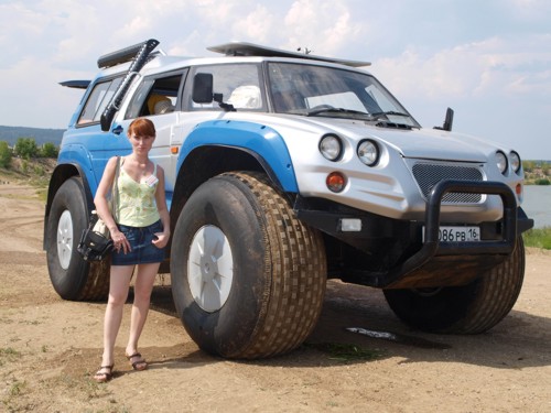 "Я Резеда Шаймарданова. Решила посоревноваться с девушками в борьбе за сертификат. Я люблю жизнь, люблю дарить людям радость, улыбки и море позитива!" Шаймарданова