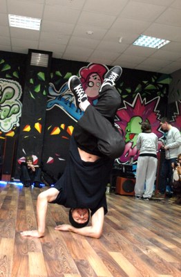 Преподаватели показывают чему собираются здесь учить.