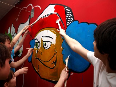 Граффити-разукрашка.