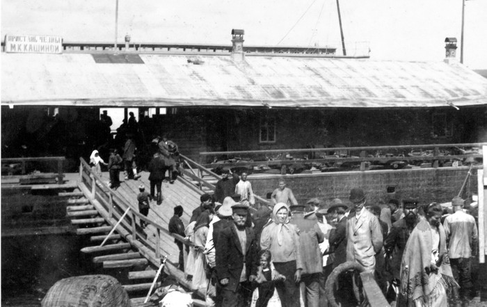 Челнинцы прошлого. Фото конца XIX - начала XX в.в., сделанное на Челнинской пристани Челнинцы прошлого