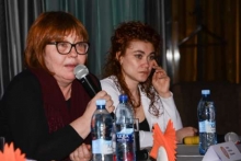 «Человеку нужен человек»