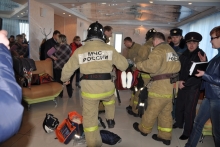 МЧС, скорая помощь, врачи и полицейские спасали людей на вокзале