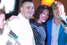 Мама модели Анны Устюжаниной выглядит как ее сестра