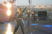 Солистки группы «Серебро» выступили на Дне молодежи в пижамах