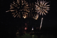 Солистки группы «Серебро» выступили на Дне молодежи в пижамах