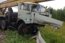 На трассе Чистополь - Альметьевск автомобиль 'Приора' залетел под автокран