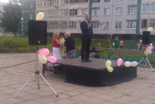 Встречи с народом пока проходят как праздники дворов