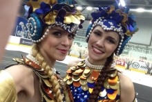 Девушка из Набережных Челнов на параде шлепала в резиновых тапочках