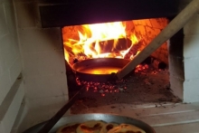 На казанском Сабантуе Рустам Минниханов сфотографировал самогонщика