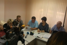 В Набережных Челнах 'Коммунисты России' опять осаждают избирком