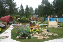 На фестивале цветов победу одержал «парк юрского периода» от компании «Махалля»