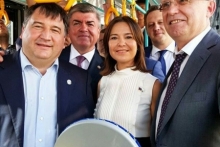 Рустам Минниханов прокатился на детском поезде в парке поселка Сидоровка