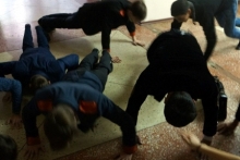 Первокурсников НИСПТР заставили есть шоколад с памперсов