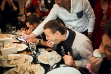 Чемпион Татарстана съедает 9 хинкали за минуту