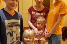 Сергей Акульчев просит не делать скорых выводов о своем разводе с женой