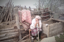 «Дорогие мои старики»: какими их видят молодые фотографы