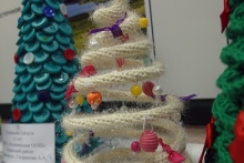 Как нестандартно украсить новогоднюю елку